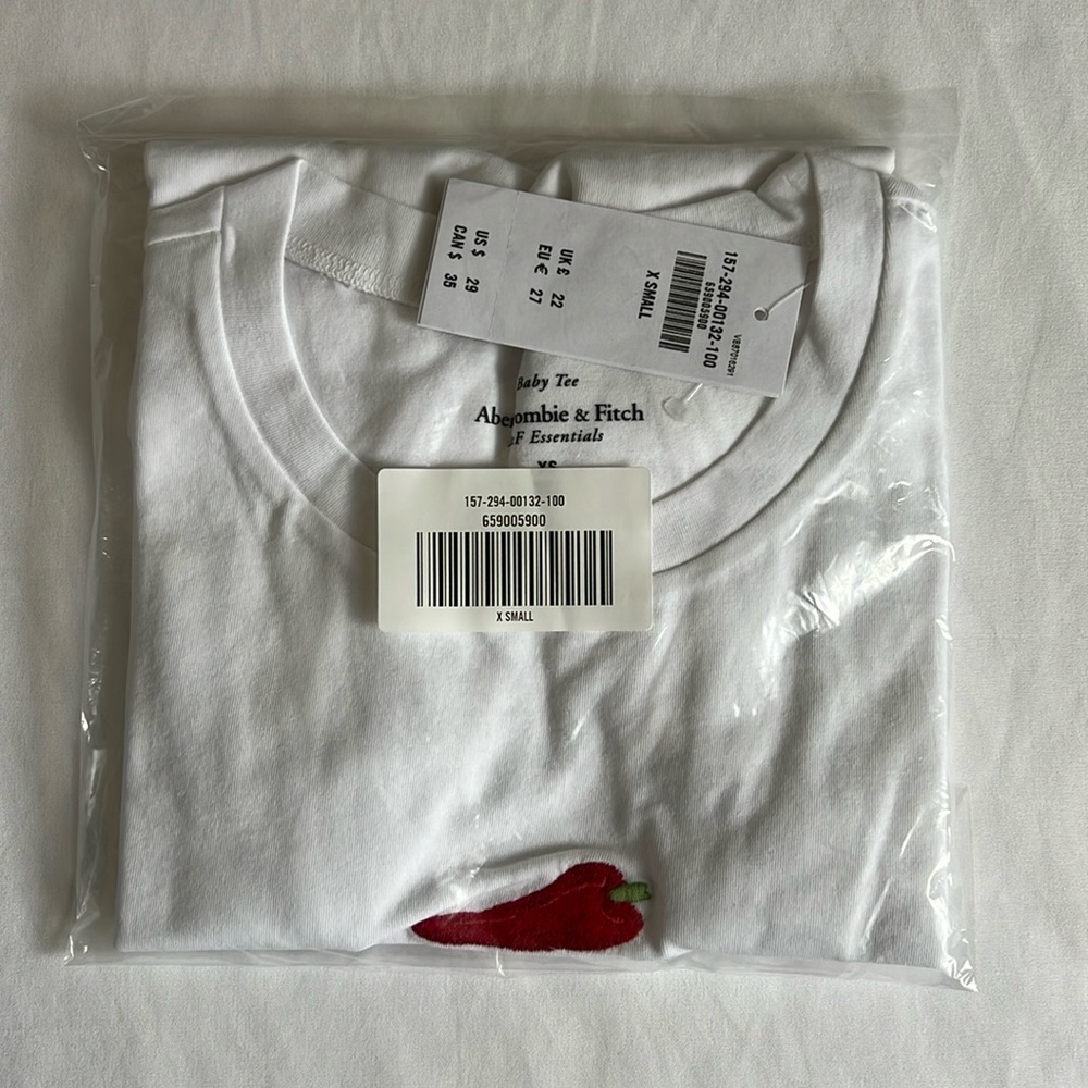 Abercrombie Red Pepper Graphic Baby Tee (NWT)